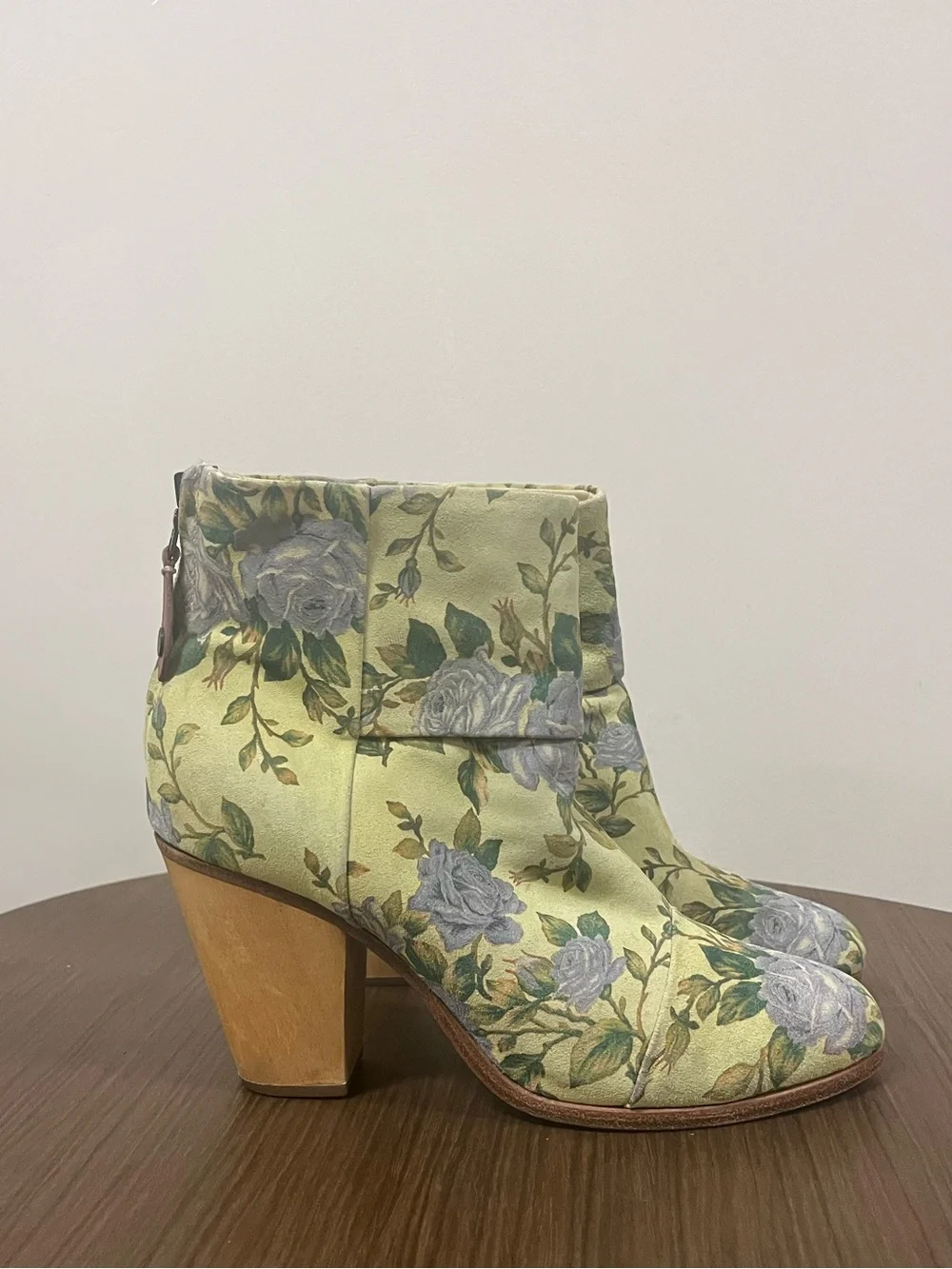 Rag & Bone Newbury Floral Suede boots 9.5 womens